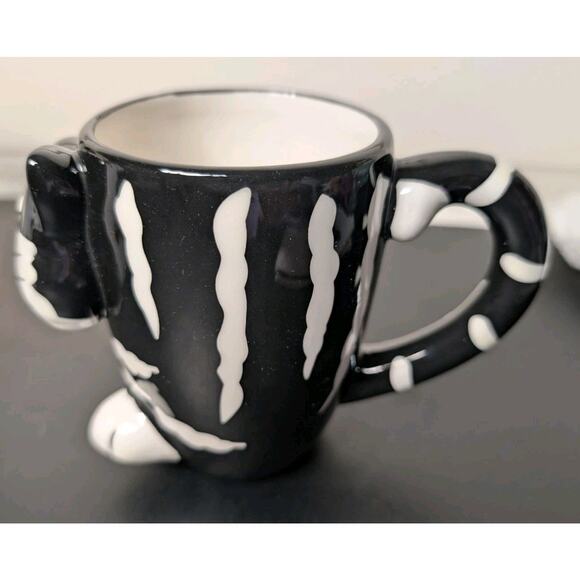 Burton And Burton Chester The Cat 3D Mug 2008 - Picture 3 of 6